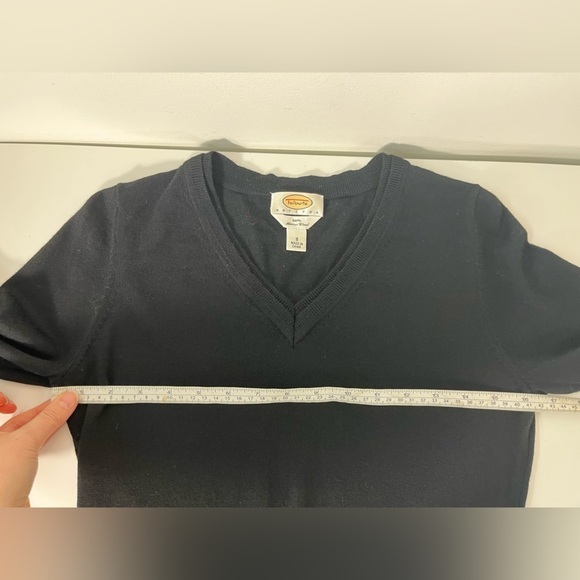 Talbots Petites Womens Size Small Black 100% Merino Wool V-Neck Sweater - Picture 5 of 6